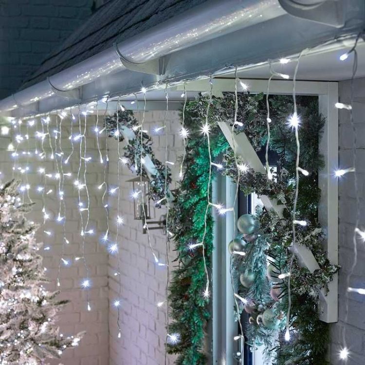 Blitzen Snowing Icicle Lights - 480 LEDs - Blue/Cool White - 11.8m